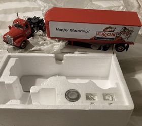First Gear 19-1708 Diecast 1/34 EXXON 1960 Model B-61 Mack Tractor & Trailer NEW