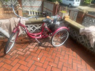 Schwinn Meridian Adult Tricycle Red