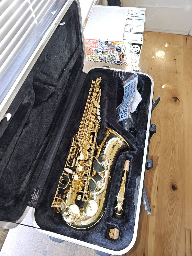 Saxophone With Hard Case