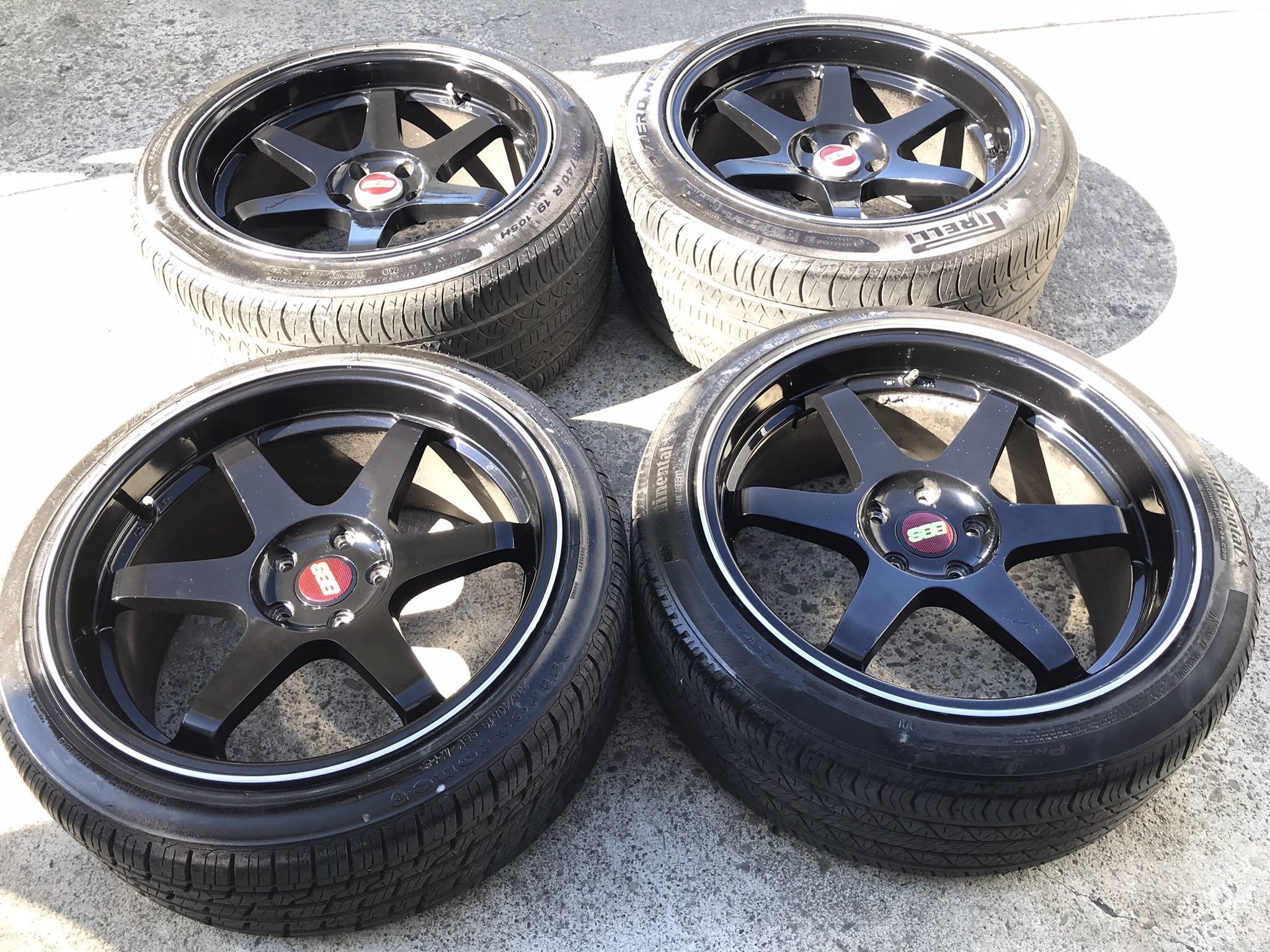 19 INCH VARSTROIN STAGGERED DEEP DISH RIMS AND TIRES, 5 Lug