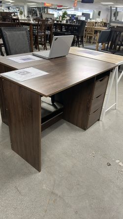 Writing desk with 3-drawer Closeout Sale!