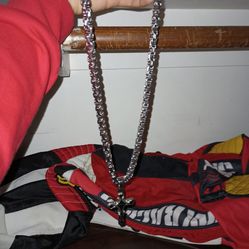 Big spcy chain with cross