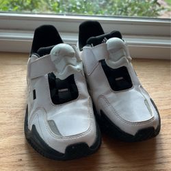 Boys 2.5 Adidas Star Wars Sneakers Used