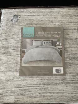 (IF IT’S LISTED, IT’S AVAILABLE.) $10 Twin Jersey Duvet Set.