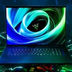 Razer 18 5090 With Ultra 9 And 64 Gb Ram