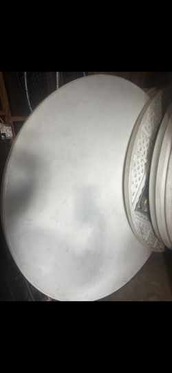 Round Tables 60” Comseat