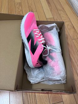 women's XC spikes New Balance FuelCell size 9