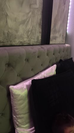Grey Queen Size Tufted Bed W/Plug Ins