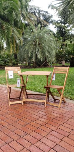 Table & Chair Set (NWT)