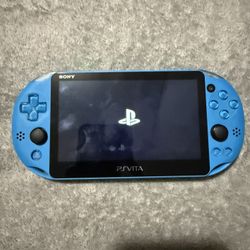 PS Vita 2000