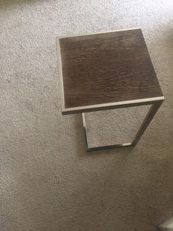 Mahogany wood end table
