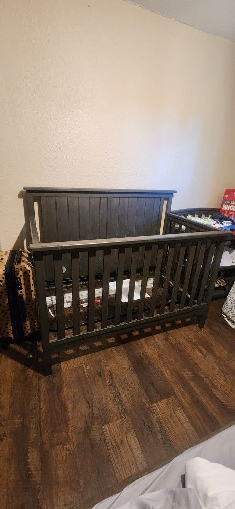 Baby Crib/changing Table