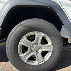 OEM (4) Jeep Wrangler Wheels, TPMS, and tires