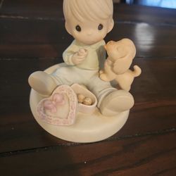 PRECIOUS MOMENTS  FIGURINE