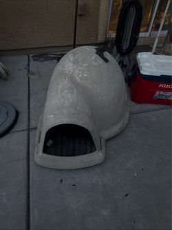 Petmate Dogloo Outdoor Dog House, Plastic Dome Igloo Style, Large