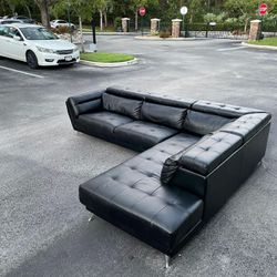 🛋️ Sectional Sofa/Couch - Black - Faux Leather - Delivery Available 🚚