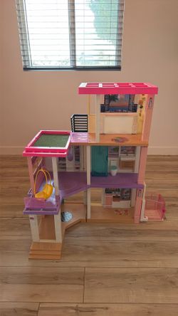 Barbie doll house