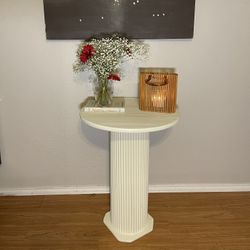 Round End Table 