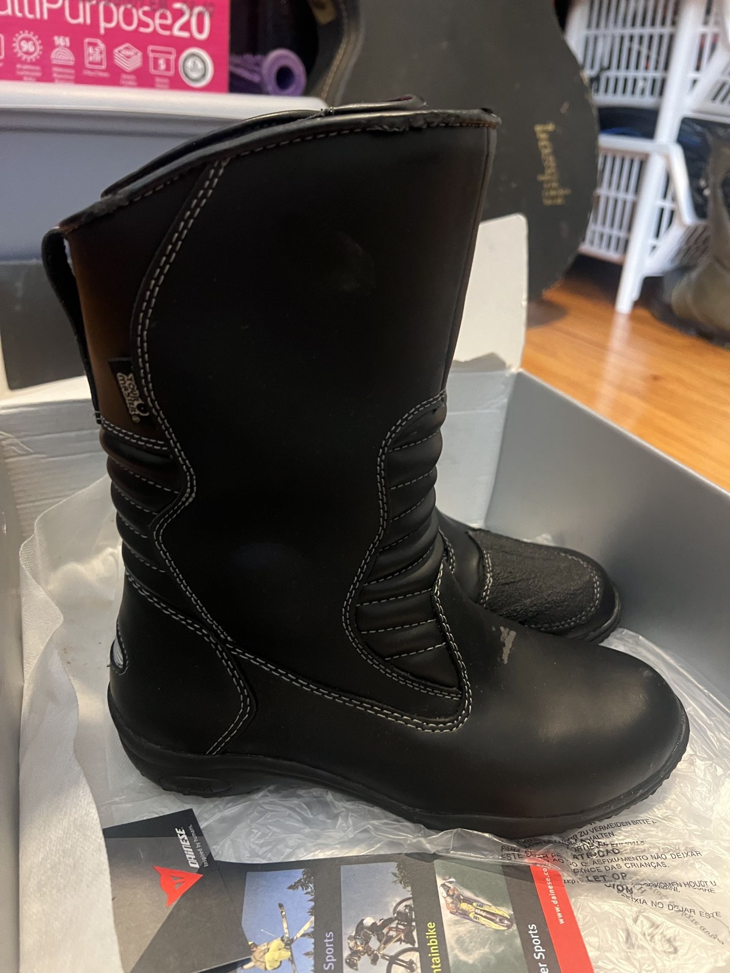 Dainese Beverly D-Dry Motorcycle Boots – Size 41 (US Men’s 8) – With Box