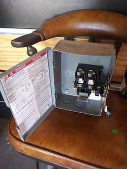 Disconnects Switches