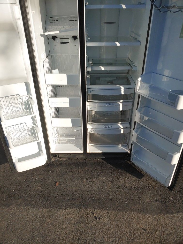 GE Fridge Freezer for Sale in Sacramento, CA OfferUp