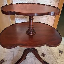 Mahogany 2 Tiers Scalloped Table