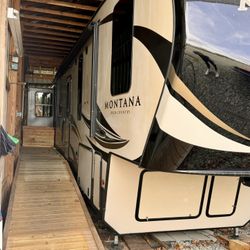 2018, 40 Ft  Montana High Country 5th Wheel 