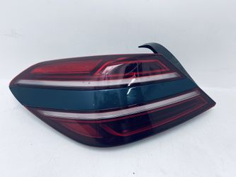 2022-2024 HYUNDAI GENESIS G70 LEFT DRIVER SIDE TAIL LIGHT LED OEM 