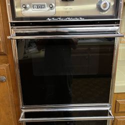 Magic Chef 24” Gas Wall Oven
