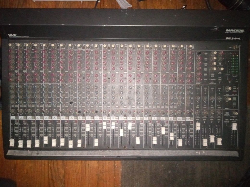 Mackie Mixer