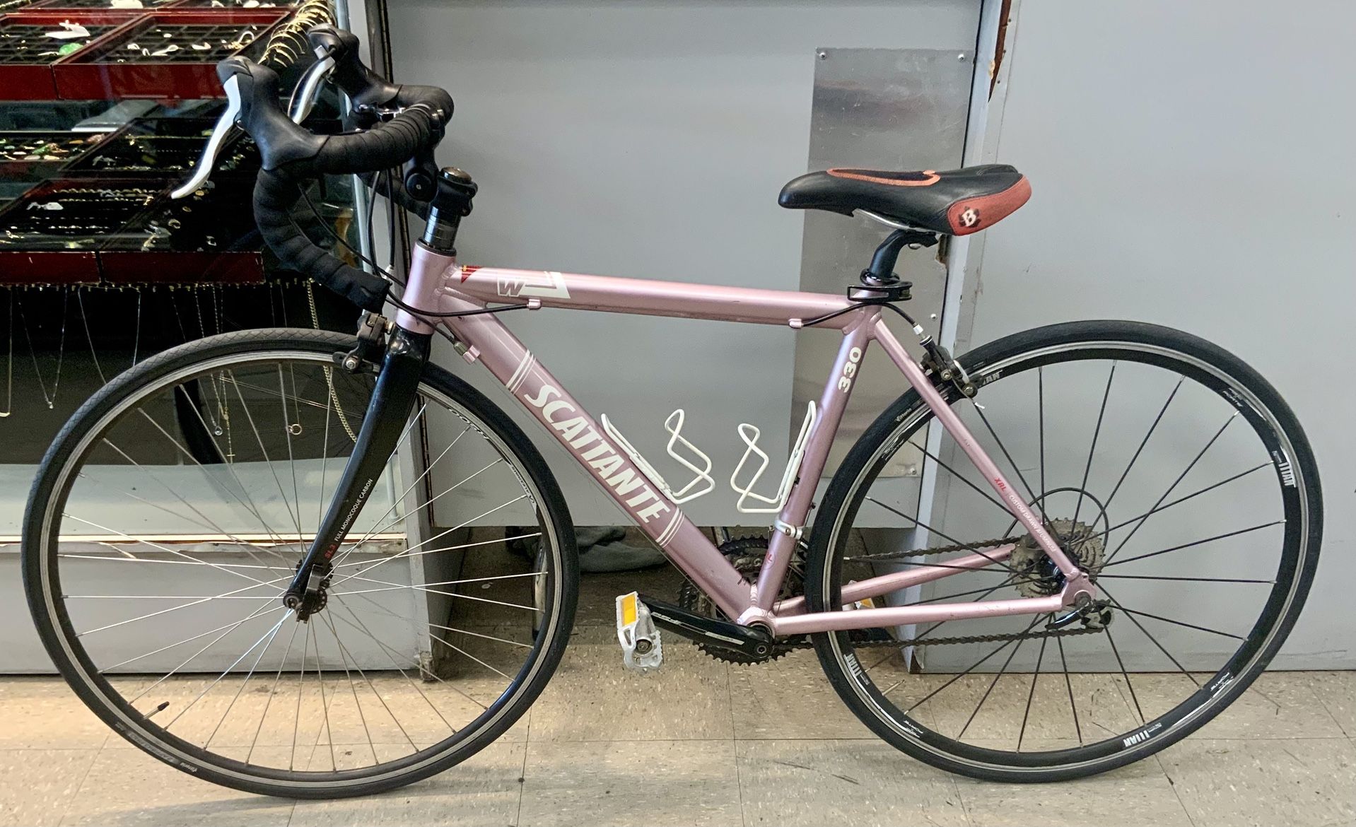 Scattante Womans Road Aluminum Bike Bicycle Model 330 Shimano Brakes Frame Grip Handle Bar SL3 Full Monocoque Carbon Outdoors Hobby Travel Pedal