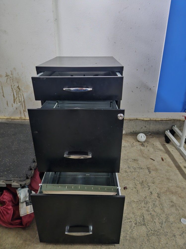 $10 Filing Cabinet