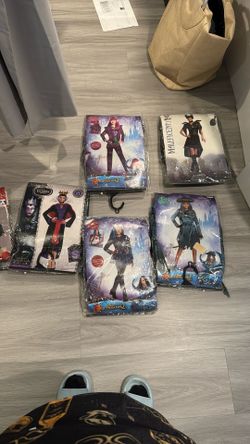 Halloween Descendant Customs $30/ea