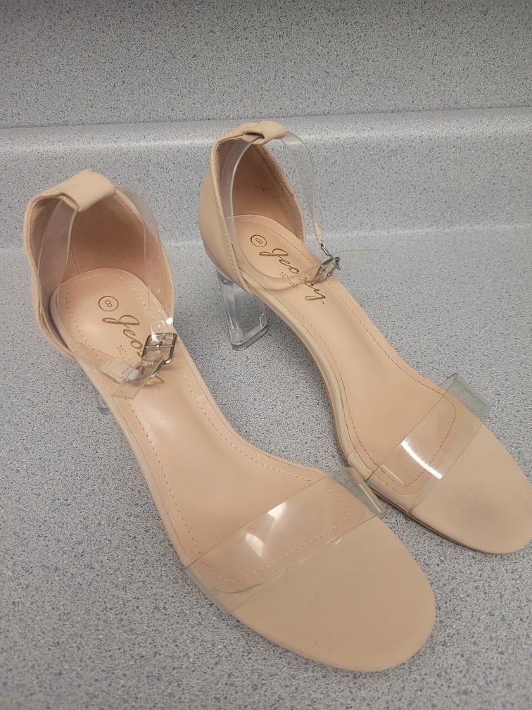 Jeossy Clear Heeled Womens Shoes
Size 8
New
