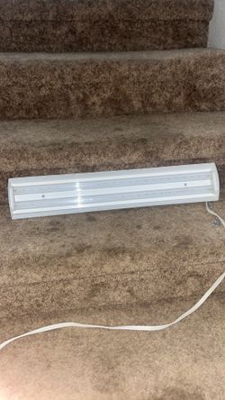 GE 40W 24” Indoor Plant Growl Light