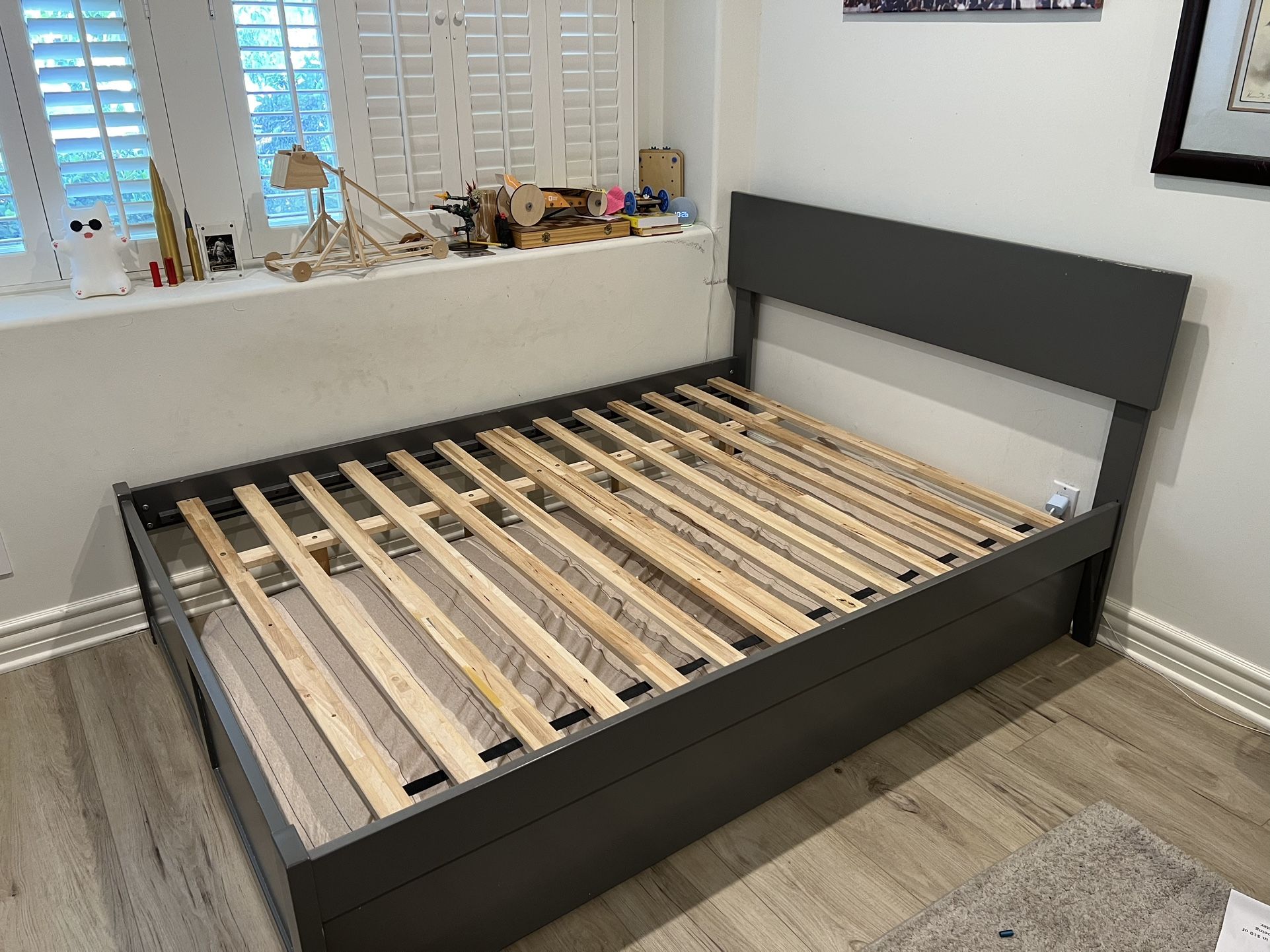 Full Bed with Twin Trundle