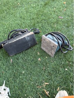 2 Black & Decker Finishing Sanders
