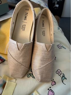 Light Pink Women’s Toms Slip Ons