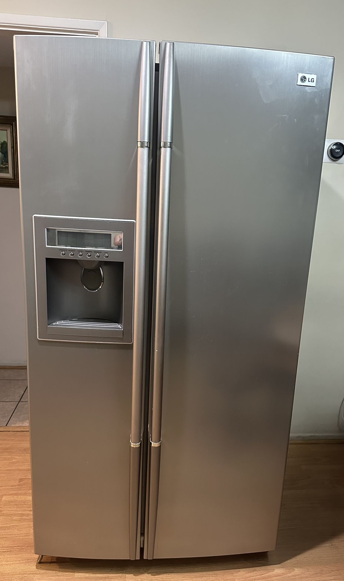 Refrigerator LG