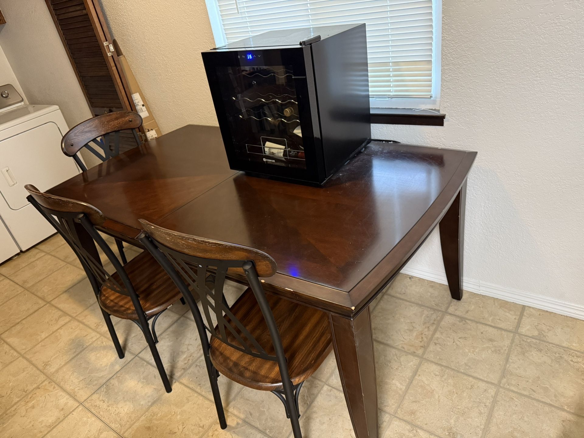Extendable Dining Table