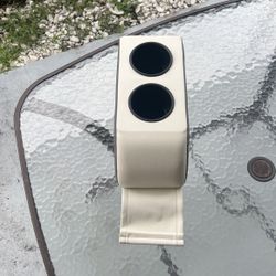 Bayliner E18 Cup Holders