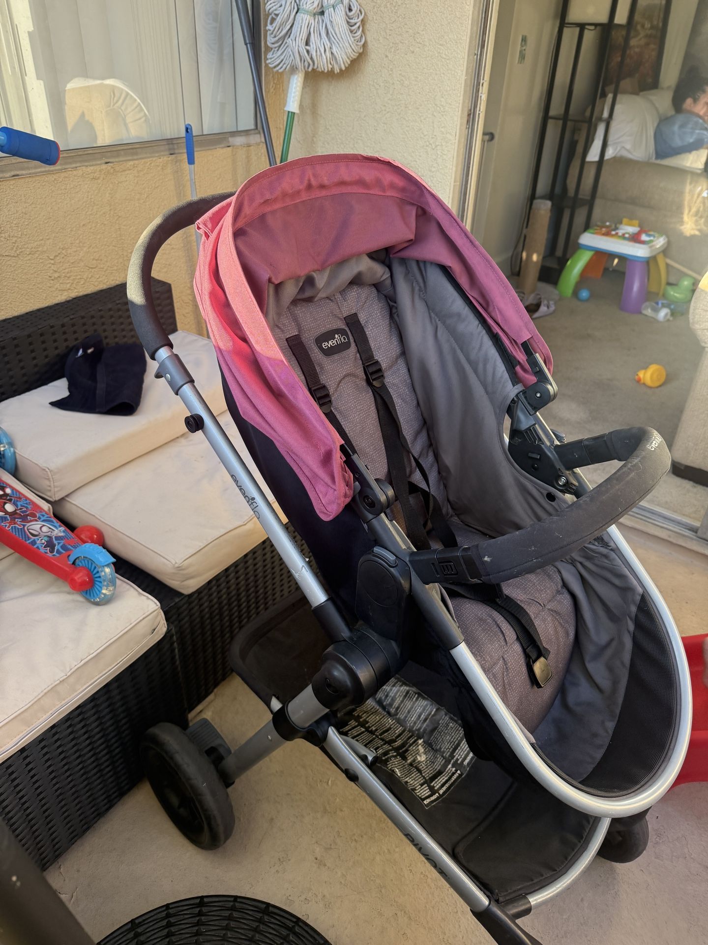 Evenflo Pivot Stroller