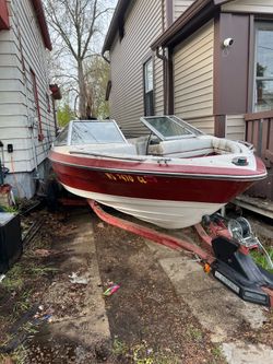 Boat was just in water in 2024 and was in storage till then had it out sitting for few months obo Don’t know much about boats I was gifted this wanna