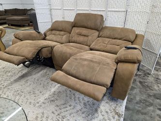 Like New Dual Power Reclining Sofa w/ Power Headrests