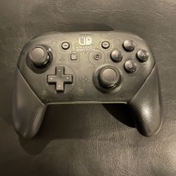 Nintendo Switch Pro Controller 