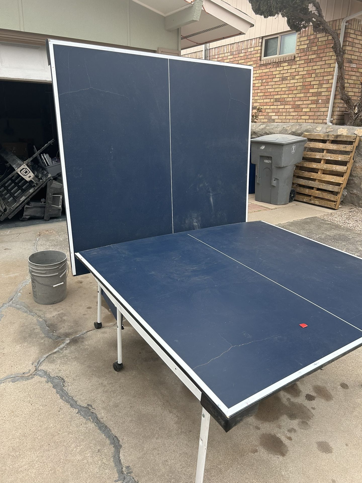 Ping Pong Table 