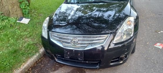 Clean 2010  Nissan Altima 160k