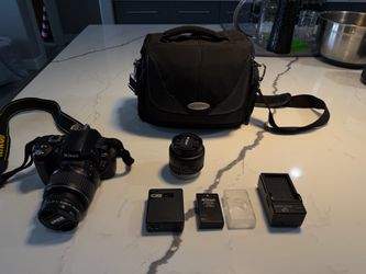 Nikon D40 DSLR camera with 18-55m Lens