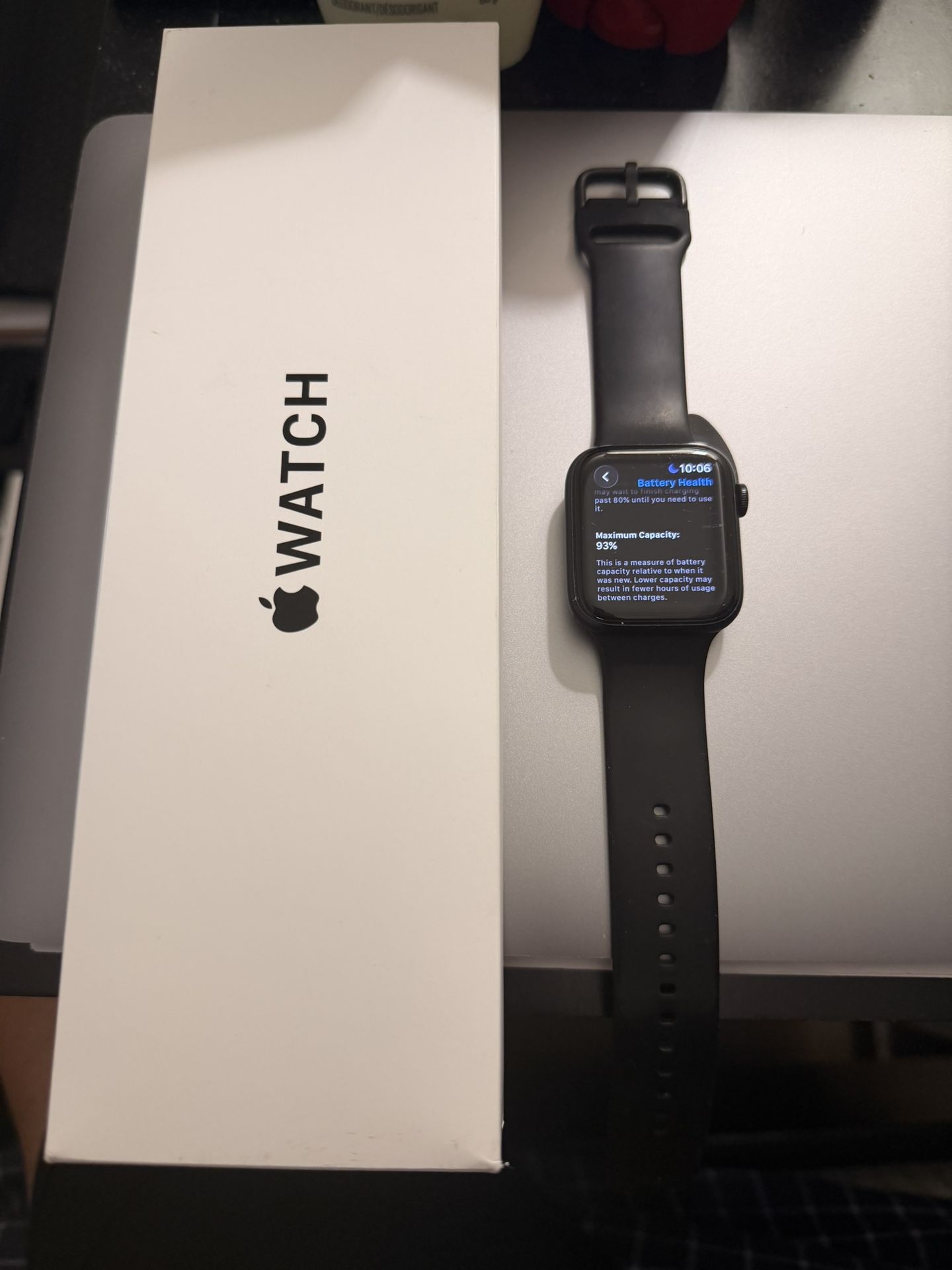 🔥 Apple Watch SE (2nd Gen) 44mm – Excellent Condition – $100 🔥