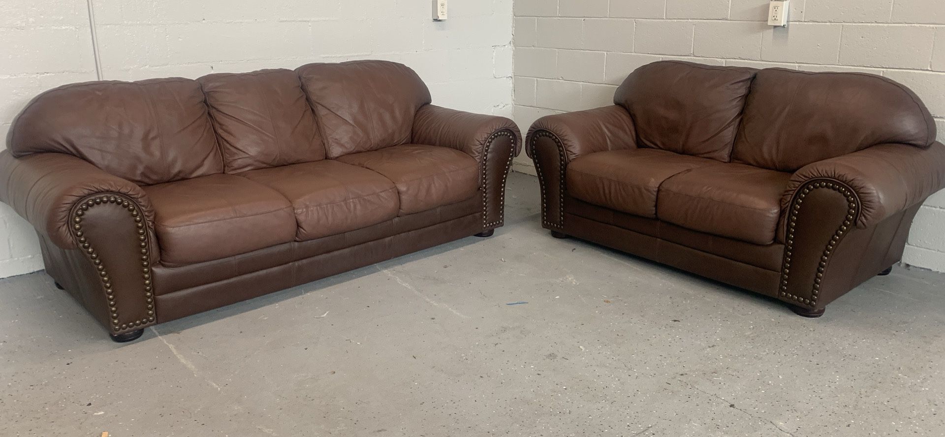 2 Piece Sofa / Couch / Loveseat Genuine Leather In Brown W/ Nail head Trim